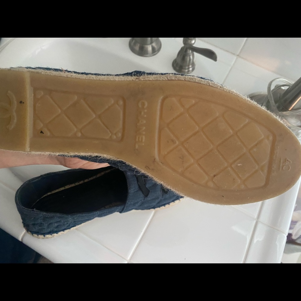 Chanel Denim Espadrilles size 9 basically new worn once have the box - Picture 3 of 3